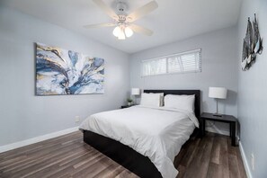 1 chambre, bureau, fer et planche à repasser, Wi-Fi gratuit
