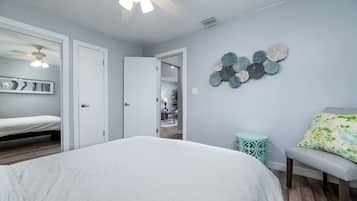 2 bedrooms, desk, iron/ironing board, free WiFi