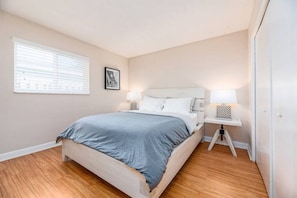 1 chambre, bureau, fer et planche à repasser, Wi-Fi gratuit