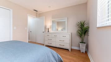 1 bedroom, desk, iron/ironing board, free WiFi