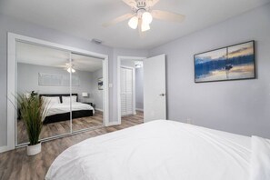 2 chambres, bureau, fer et planche Ă repasser, accĂšs au Wi-Fi (inclus)