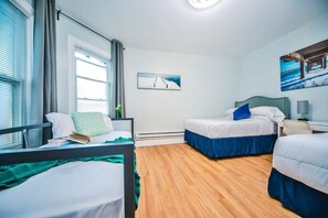 4 habitaciones, escritorio, tabla de planchar con plancha y wifi gratis 