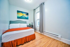 4 habitaciones, escritorio, tabla de planchar con plancha y wifi gratis 
