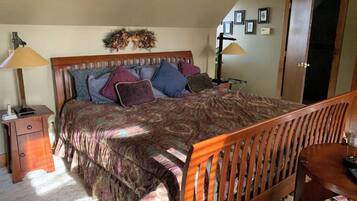 1 bedroom, travel crib, free WiFi, bed sheets