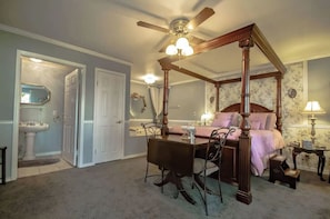 1 bedroom, travel cot, free WiFi, bed sheets