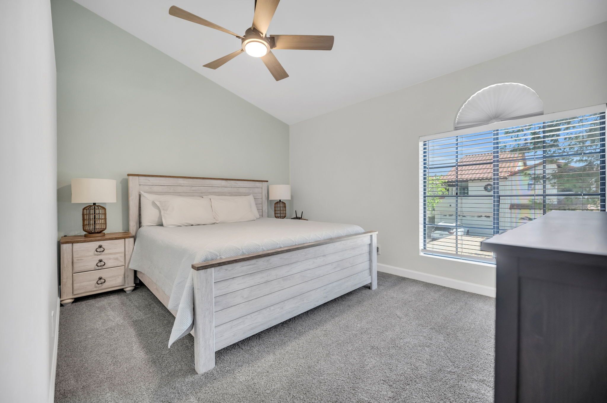 Newly remodeled and furnished resort-like condo prime Scottsdale gated community