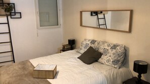 1 Schlafzimmer, Schreibtisch, Bügeleisen/Bügelbrett, WLAN