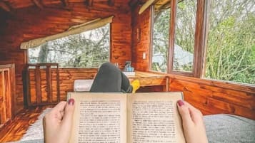 Tree House, Multiple Beds, Mountain View | Living area