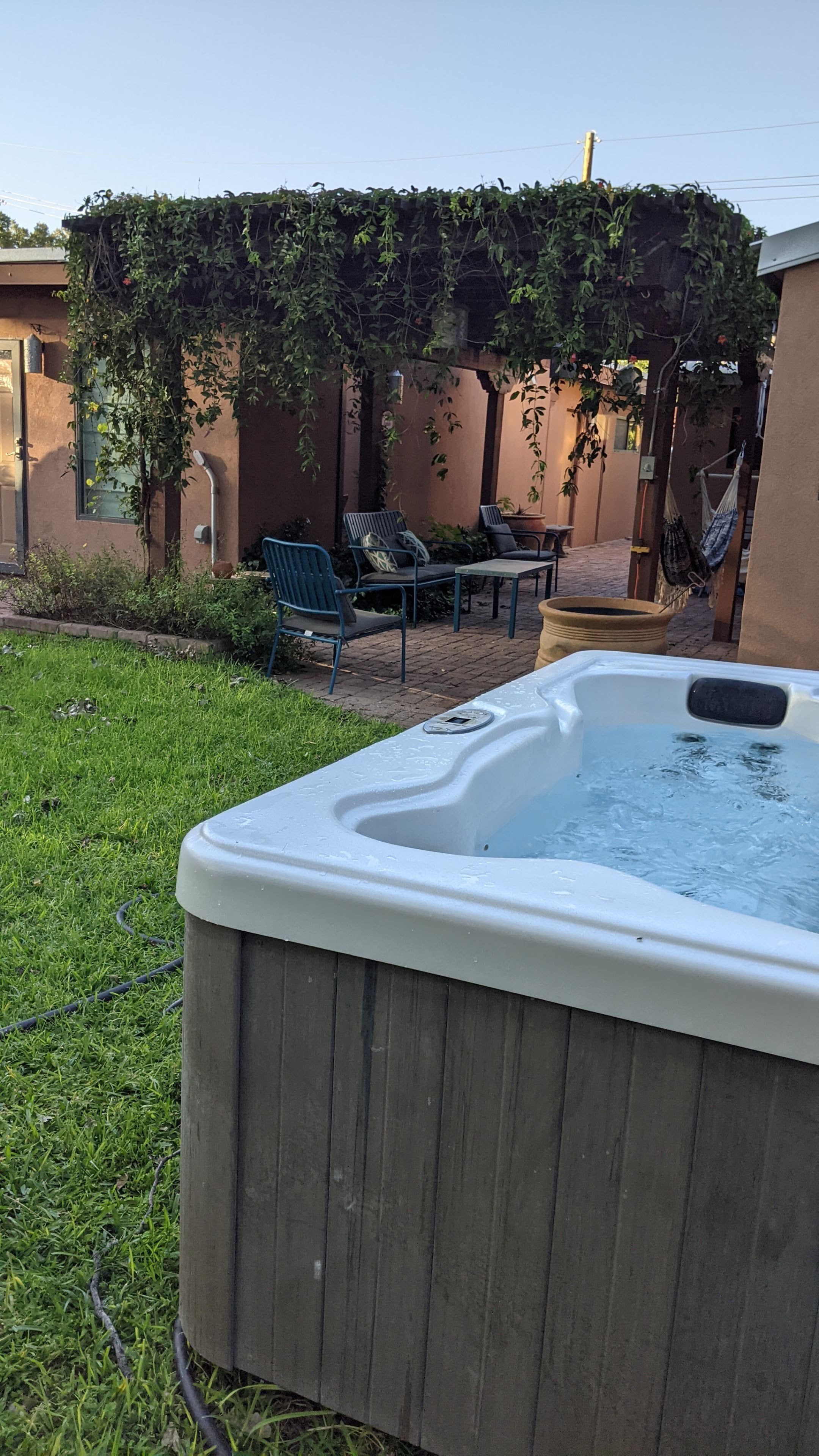 Outdoor spa tub