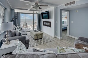 智能电视、壁炉