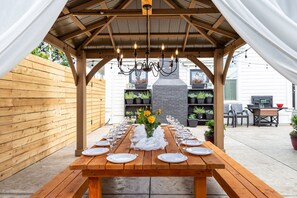 Outdoor dining