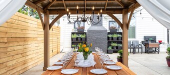 Room for Everyone! 7BR, 6.5BA Wine Country Retreat near Downtown