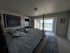 3 bedrooms, desk, iron/ironing board, free WiFi - Ocean Glory | 3 Bed, 3 Bath (Smith River)