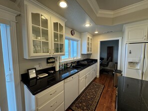 Fridge, microwave, oven, stovetop - Ocean Glory | 3 Bed, 3 Bath (Smith River)