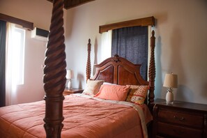 Family Villa | 4 bedrooms, laptop workspace, iron/ironing board, free WiFi - Blue Lotus Villa (Whitehouse)