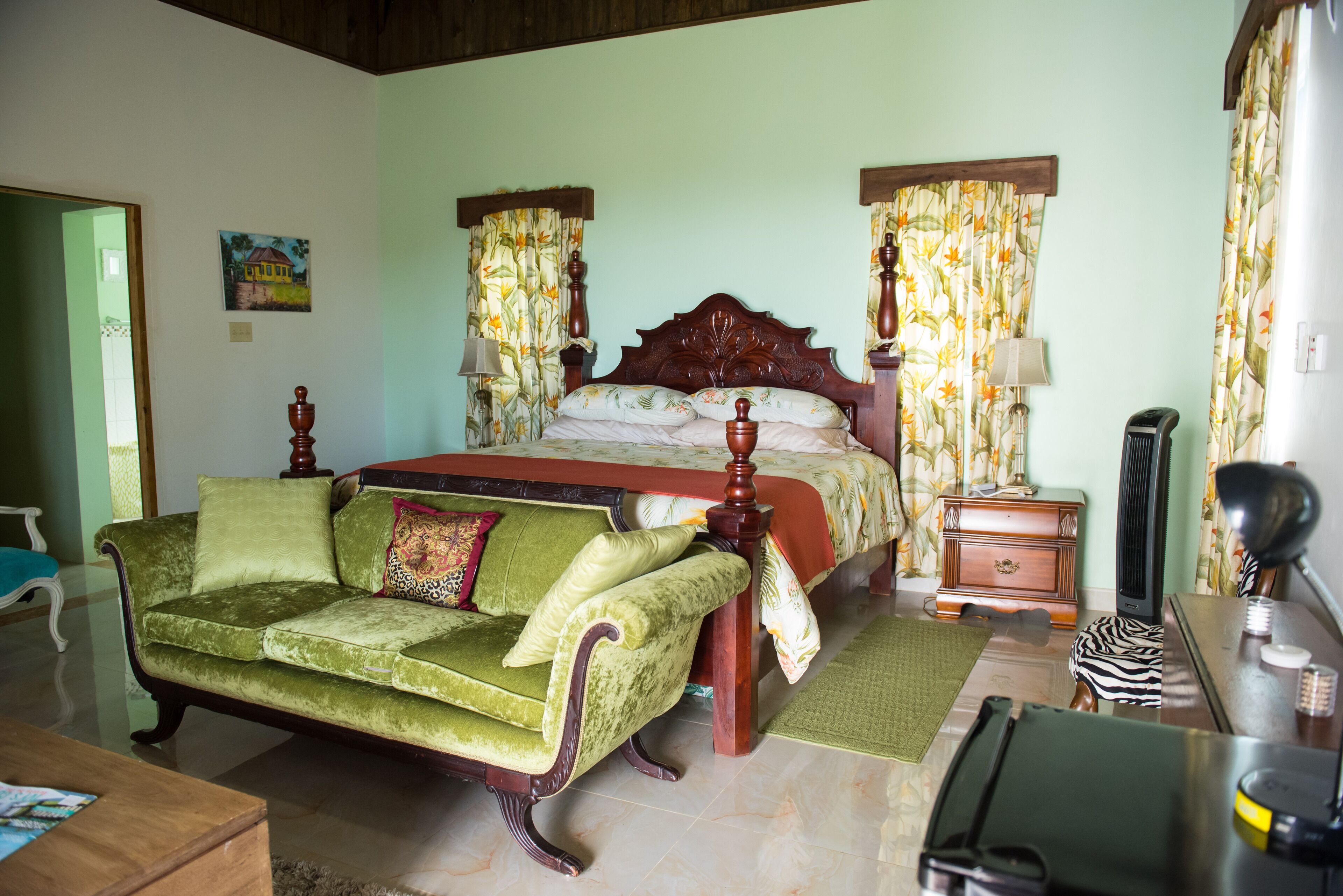 Family Villa | 4 bedrooms, laptop workspace, iron/ironing board, free WiFi