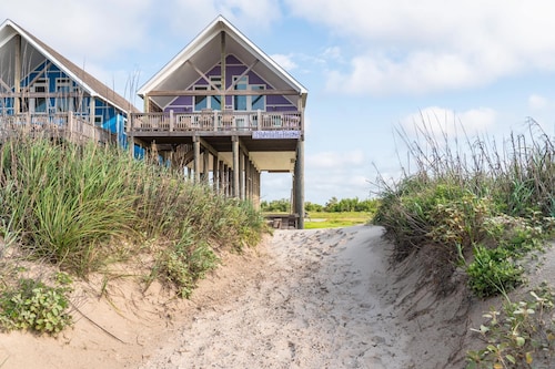 Beachfront • Perfect for Groups