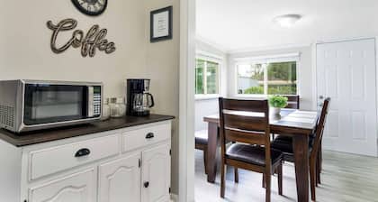 Cozy 4Bd 2.5Bth 35 min from beach & 28 min to Mayo