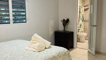 3 bedrooms, in-room safe, iron/ironing board, travel crib