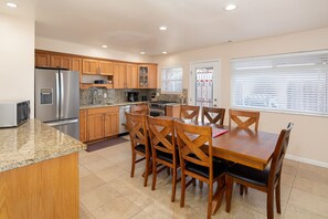 Fridge, oven, stovetop, dishwasher