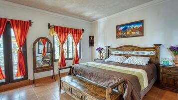 5 bedrooms, desk, travel crib, free WiFi