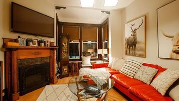 TV, lareira, aparelho de som, escritórios