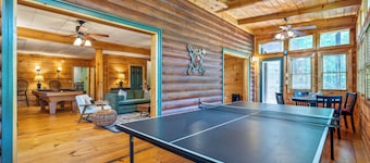 Riverfront - Secluded - 10 minutes to town!