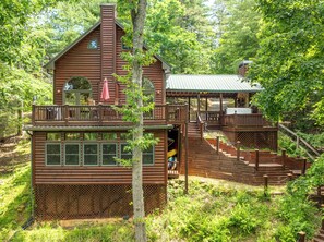Exterior - Riverfront - Hot Tub - Game Room - Sleeps 10 - Gated - Paved Roads (Ellijay)