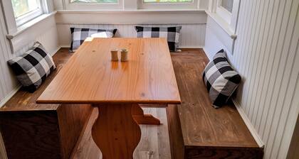 Charming 2 Bedroom Home Near Town, Simple and Sweet