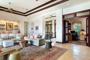 Smart-TV, bøker, kontorer og PC-skjermer