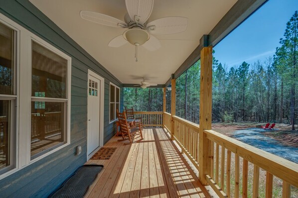 Terrace/patio - Bluebird Cottage | Secluded Cottage in the Blue Ridge Mountains (Rutherfordton)