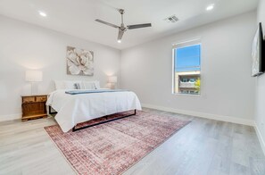 3 slaapkamers, een bureau, een strijkplank/strijkijzer, gratis wifi