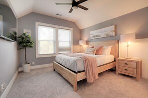 4 soverom, skrivebord, strykejern/-brett og wi-fi (inkludert)