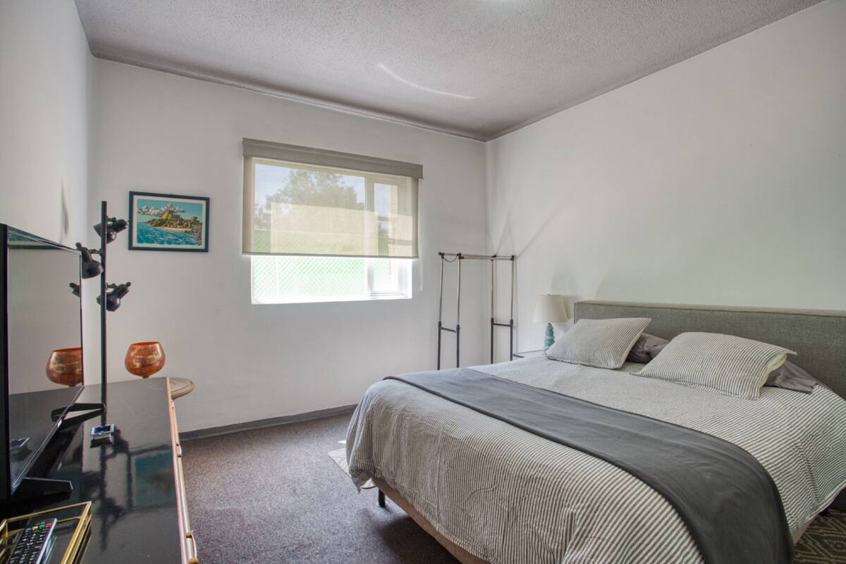 Habitación triple Grand | Caja de seguridad en la habitación y cortinas blackout