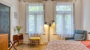 Suite estudio Confort | Caja fuerte, cortinas opacas, tabla de planchar con plancha