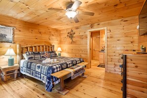 4 bedrooms, desk, iron/ironing board, free WiFi