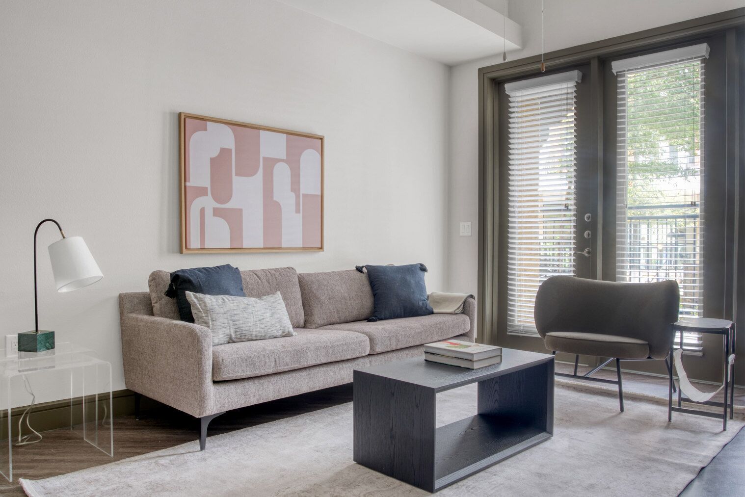 Televisión, estéreo y oficina 