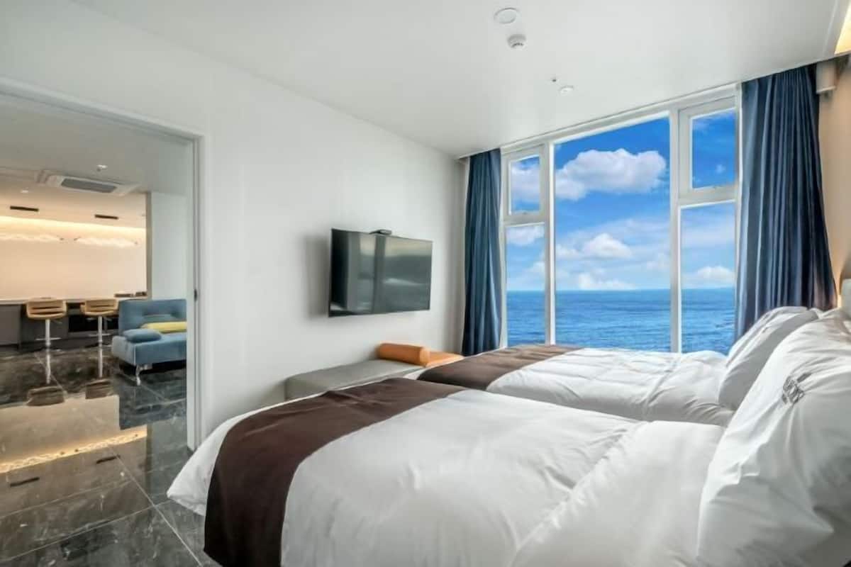 1 bedroom, free WiFi, bed sheets