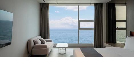 J. Standard Room, Bathtub, Ocean View