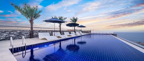 Rooftop pool