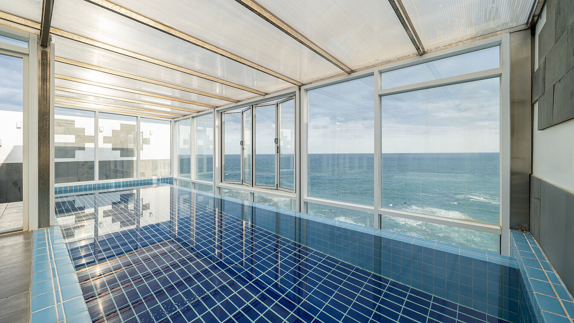 N. Premium Rooftop Pool Villa, Ocean View | 免费 WiFi、床单