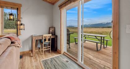 Country Setting with Spectacular Mountain Views