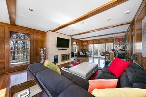 智能电视、电脑显示器