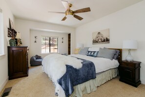 3 habitaciones, tabla de planchar con plancha y cuna de viaje 