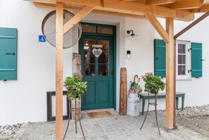 Exterior detail - Apartment 'Lisbeth' with Shared Garden, Balcony, and Wi-Fi (Rottenbuch)