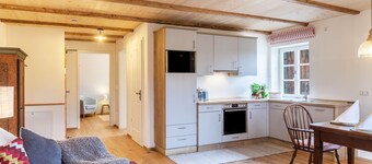 Apartment 'Lisbeth' with Shared Garden, Balcony and Wi-Fi
