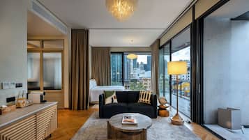 Terrace Suite | Premium bedding, free minibar items, in-room safe, blackout drapes