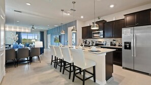 Fridge, microwave, oven, stovetop - Private Pool Villa w Star Wars & Marvel-Themed Rm (Davenport)