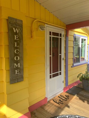 Exterior detail - Welcome to the Ocean Front Cowibbean Cottage (Cowichan Bay)