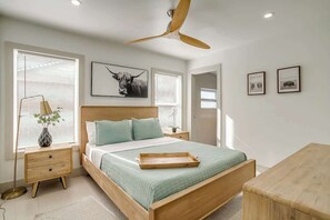 3 bedrooms, desk, iron/ironing board, travel cot